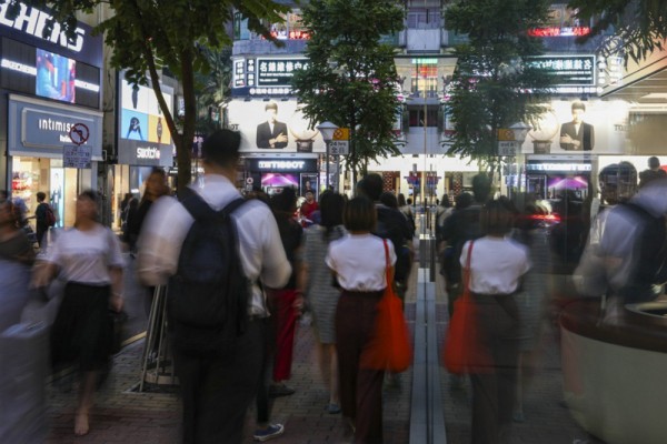 ▲  지난 6월 이후, Causeway Bay의 상점들은 시위로 인하여 매출이 상당 부분 줄었다. (사진=scmp)
